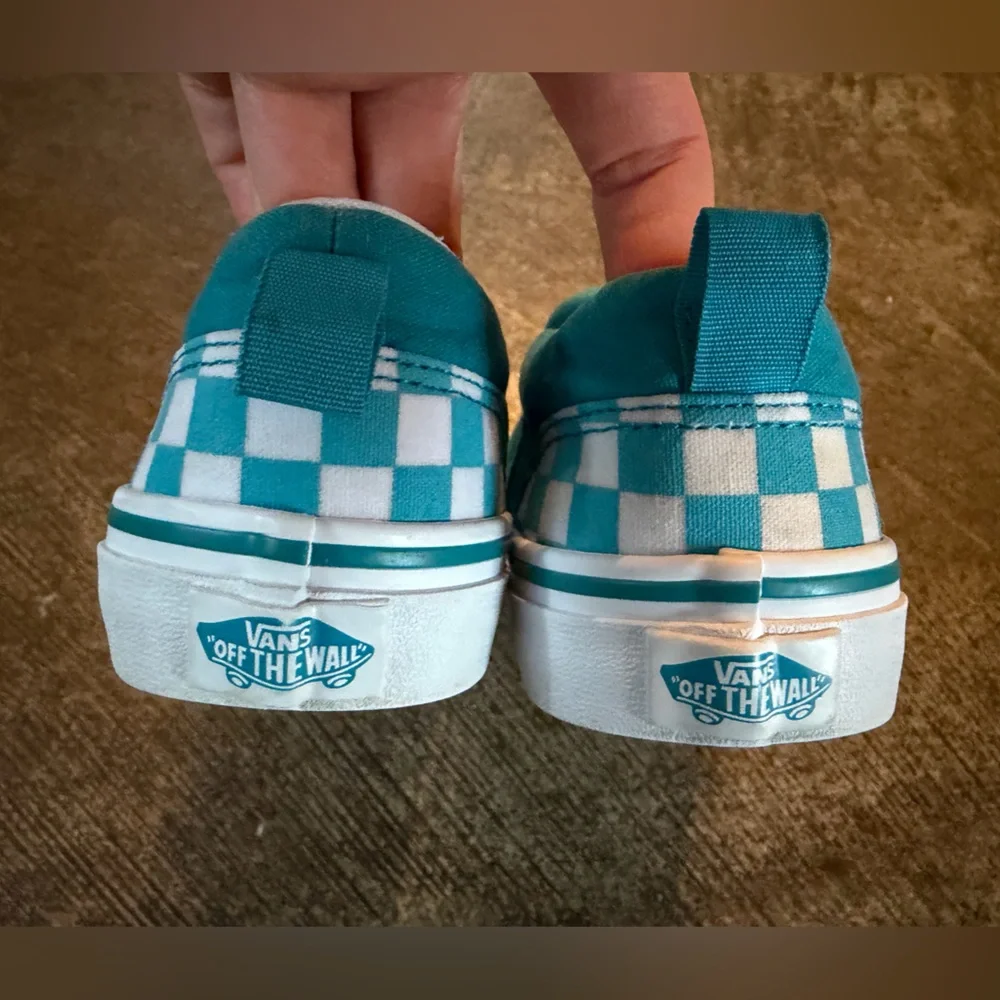 Vans Classic Teal and White Checkered Slip-On Kids Sneakers 3.5 - Picture 4 of 6